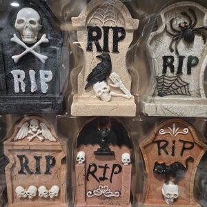 Spooky Night Set Of 6 Tombstones